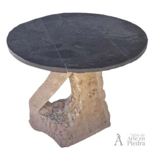 Mesa redonda en piedra