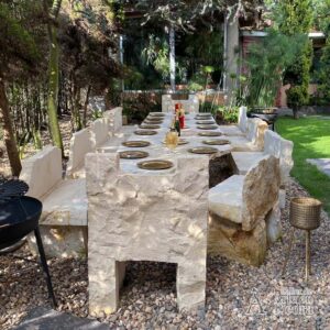 Mesa comedor en piedra rústica